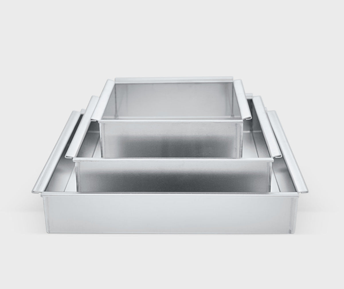 Why Commercial Bakeries Rely on Durable, Large-Capacity Pans for Consistent Baking Results