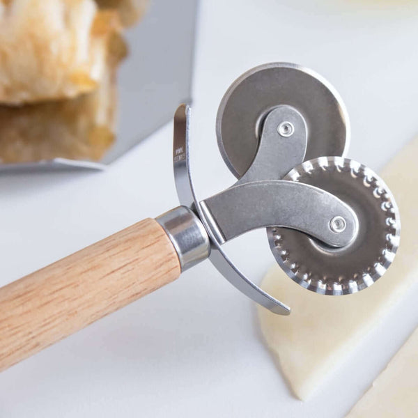 PASTRY WHEEL CUTTER & CRIMPER - Pastry Cutter, Stainless Steel, Dual-Edge Cutter, Versatile